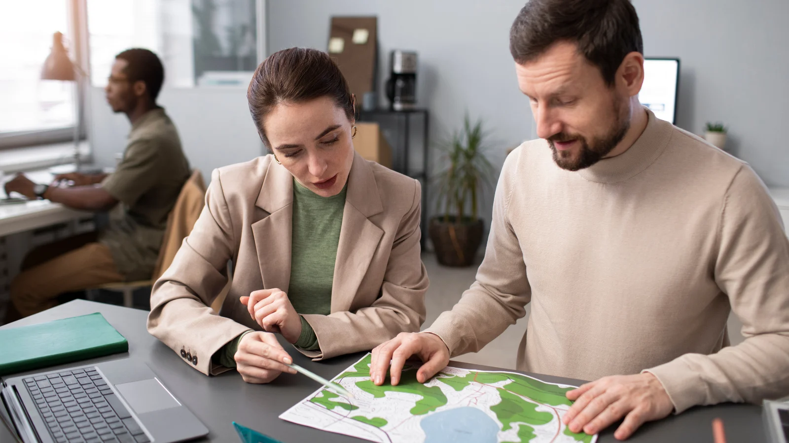 what-are-the-alternatives-and-complements-to-employee-gps-tracking